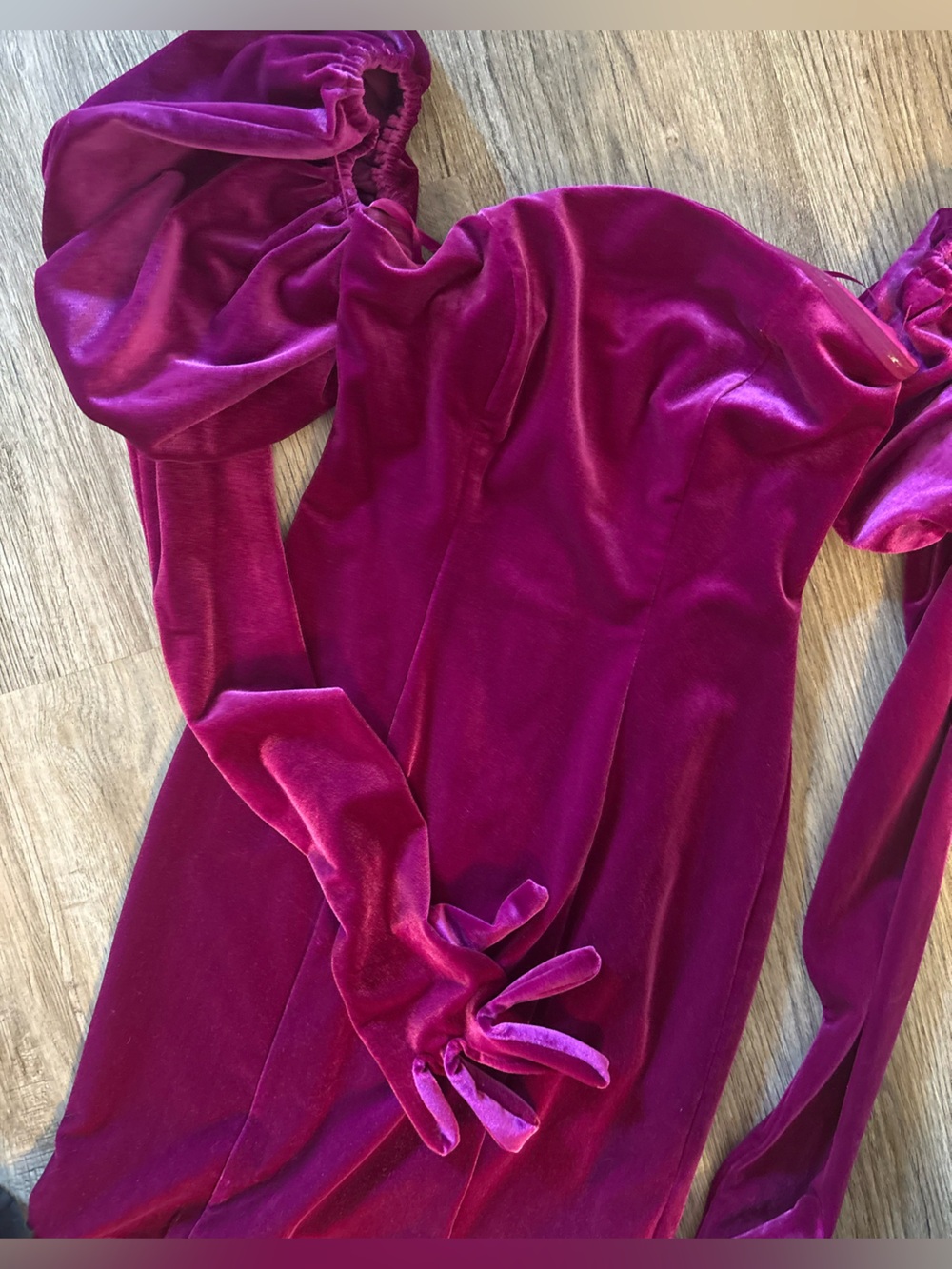 Avec Les Filles Fuchsia Velvet Puff-Sleeve Mini Dress - Picture 3 of 4